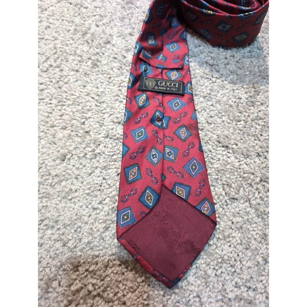 GUCCI Silk Tie Burgundy‎ Red Horse Bit Diamond Pattern Men's Made in Italy